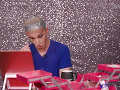 Miz Cracker Shows Her Drag Queen Makeup