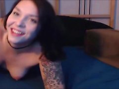 Shemale gives a blowjob to herself.